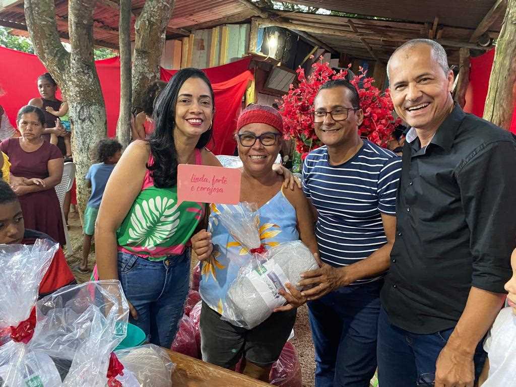 Camacã: Prefeitura homenageia as Mães da Portelinha I através do Projeto Brechó Solidário.
